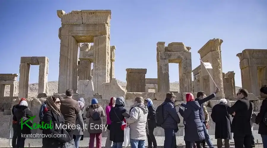 What are the qualifications of Iran's local guides?