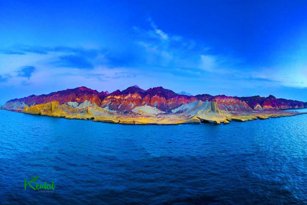 Hormuz Island hiking and swimming tours