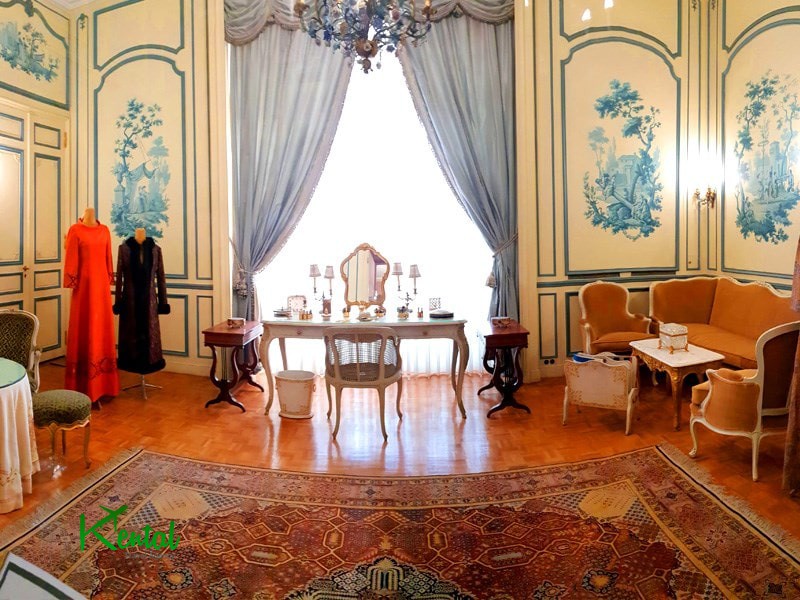 niavaran palace tour